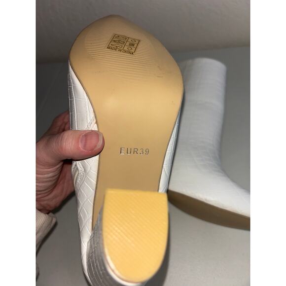 NWOT White Crocodile Pattern Faux Leather High Heel Ankle Boots EU 39 / US 8.5 - Picture 8 of 12